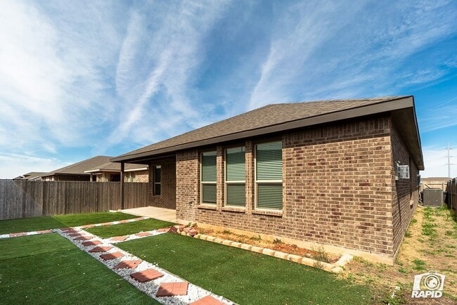 Building Photo - 1714 Pavilion Pkwy
