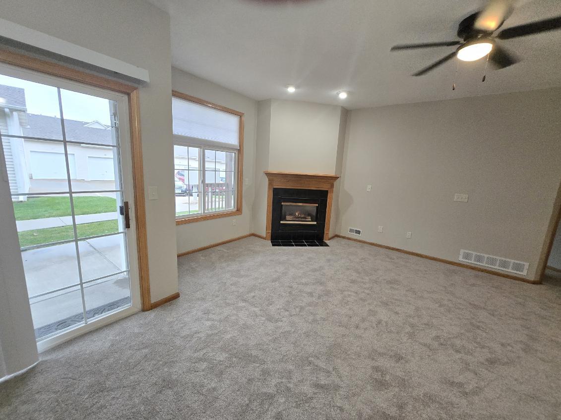 Building Photo - 950 67th St