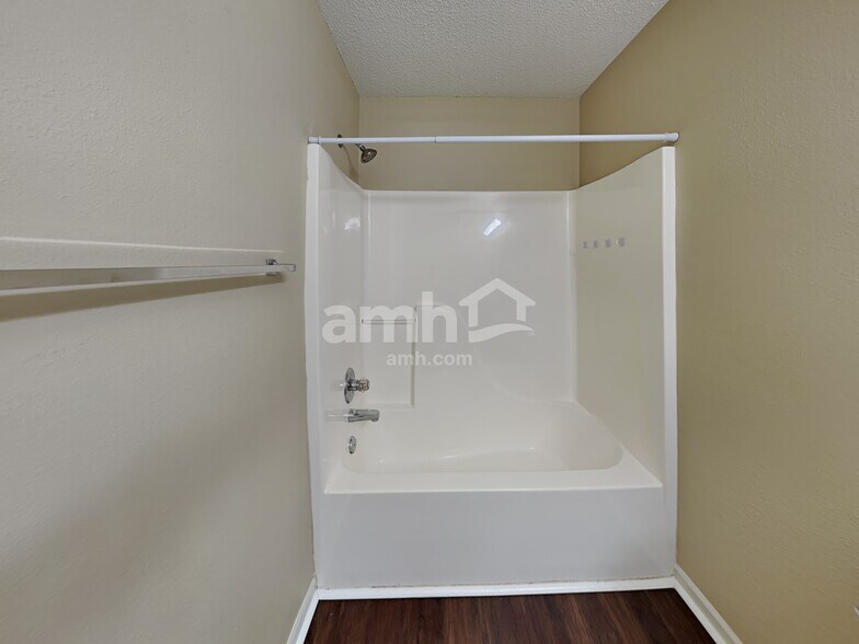 Building Photo - 6063 Bannister Ct