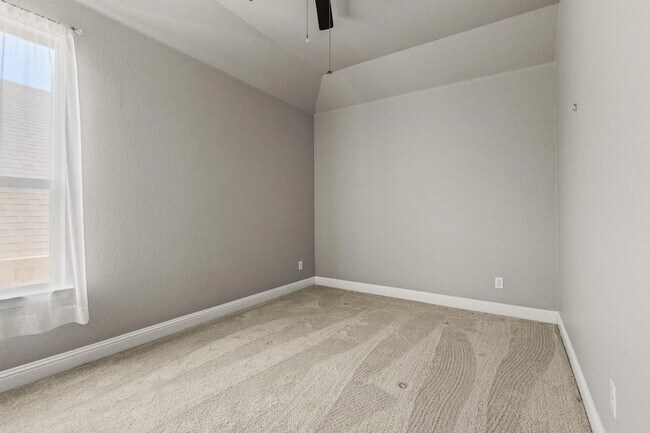 Building Photo - 705 Boardwalk Way