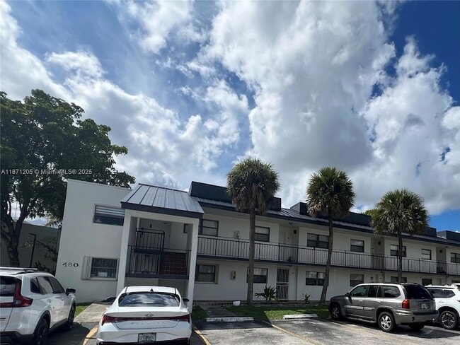 Building Photo - 480 W Park Dr