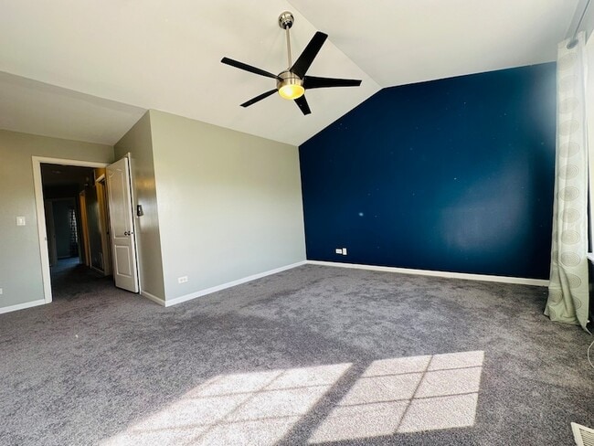 Building Photo - 2409 Golf Ridge Cir