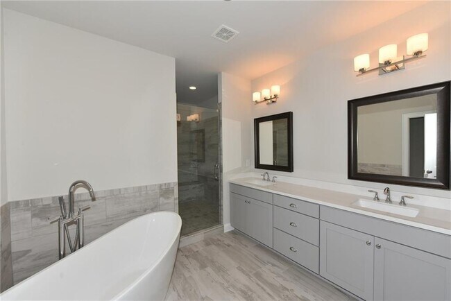 Building Photo - 5240 Cresslyn Rdg