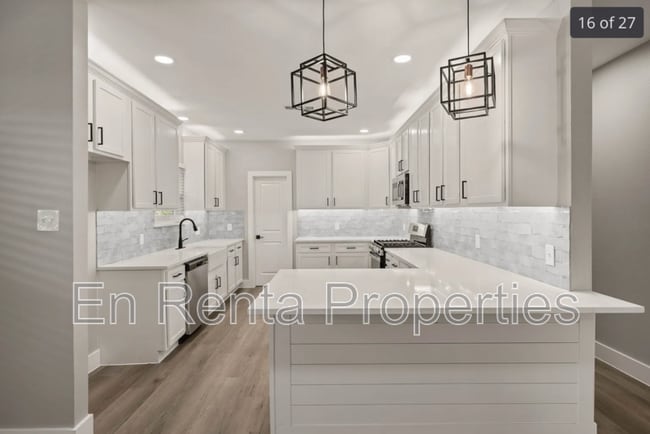 Building Photo - 3329 Hemphill St