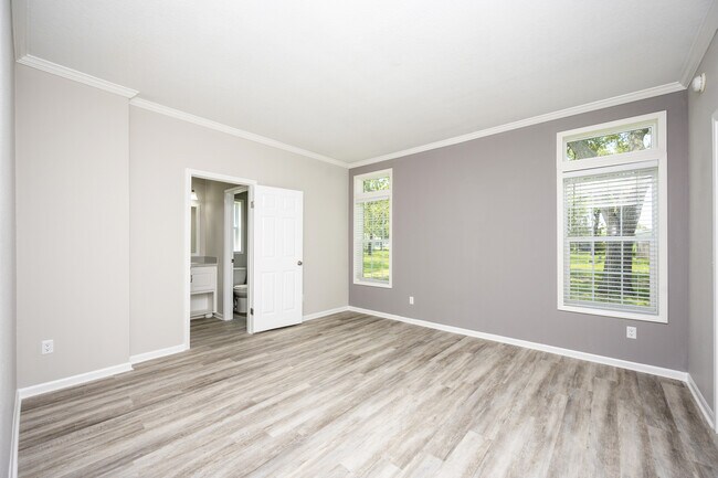 Building Photo - 1620 Killarney Ct