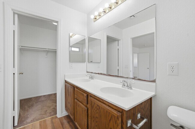 Building Photo - Stunning 4 bedroom home In North Las Vegas