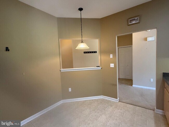 Building Photo - 2082 Deer Run Dr