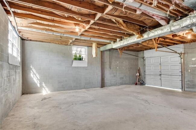 Building Photo - 3941 Forest Dr