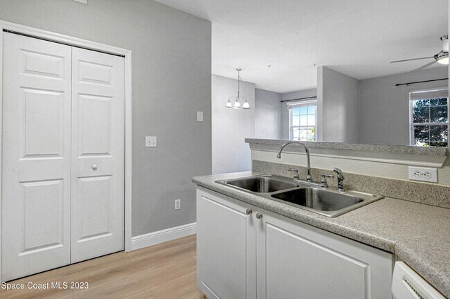 Building Photo - 5683 Star Rush Dr