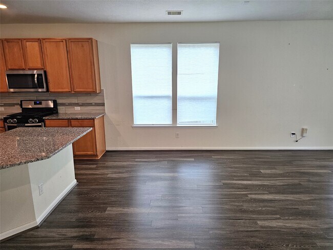 Building Photo - 3318 Regal Park Ln