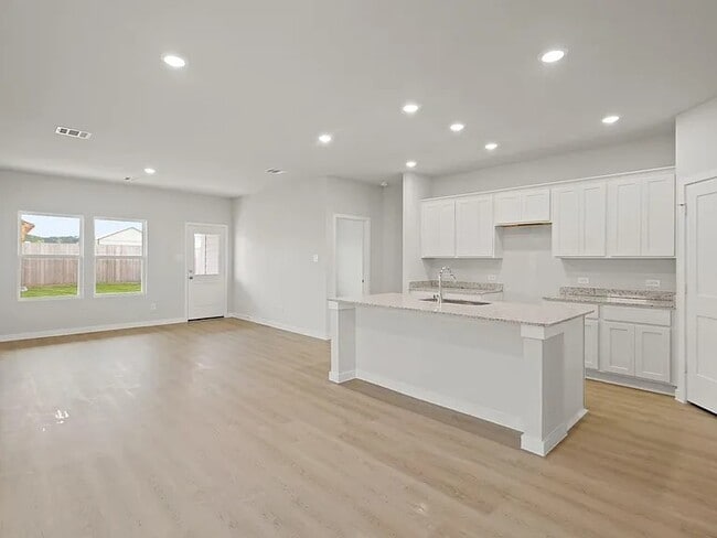 Building Photo - 17824 Lionheart Rd