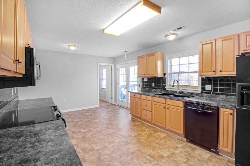 Building Photo - 405 NC-172