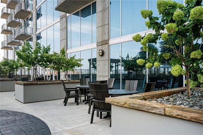 Building Photo - 400 W Peachtree St NW