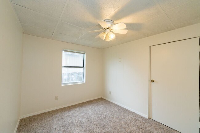 Building Photo - 6950 Lark Haven Ln