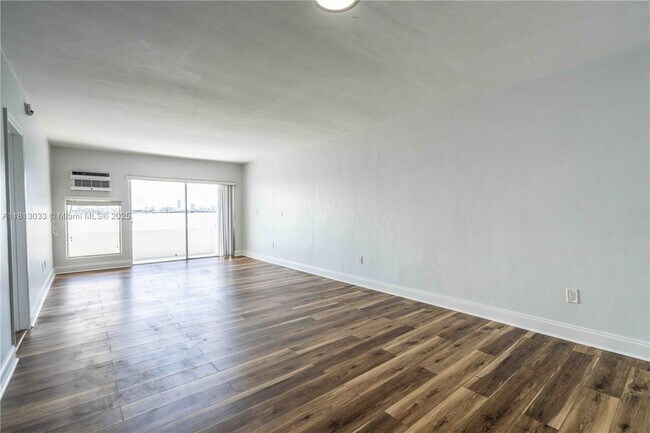 Building Photo - 7927 East Dr