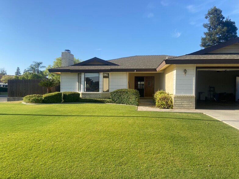 Primary Photo - 6017 Amber Oaks Ave