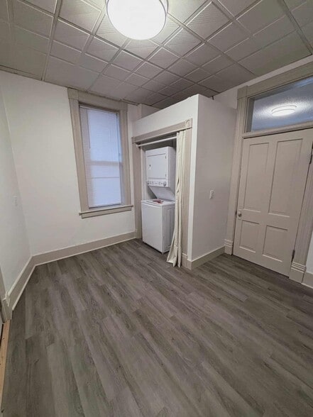 Building Photo - 1400 Central Ave