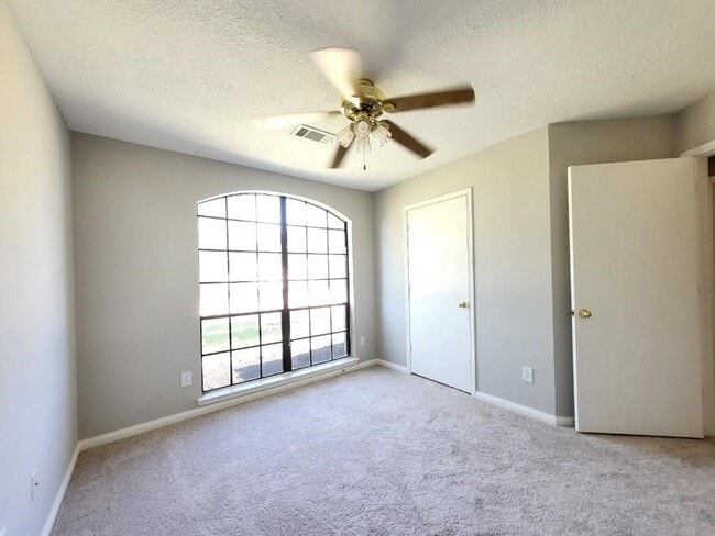 Building Photo - 20402 Westfield Pkwy Dr