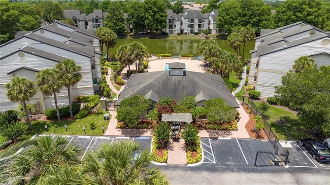 Building Photo - 1932 Lake Atriums Cir