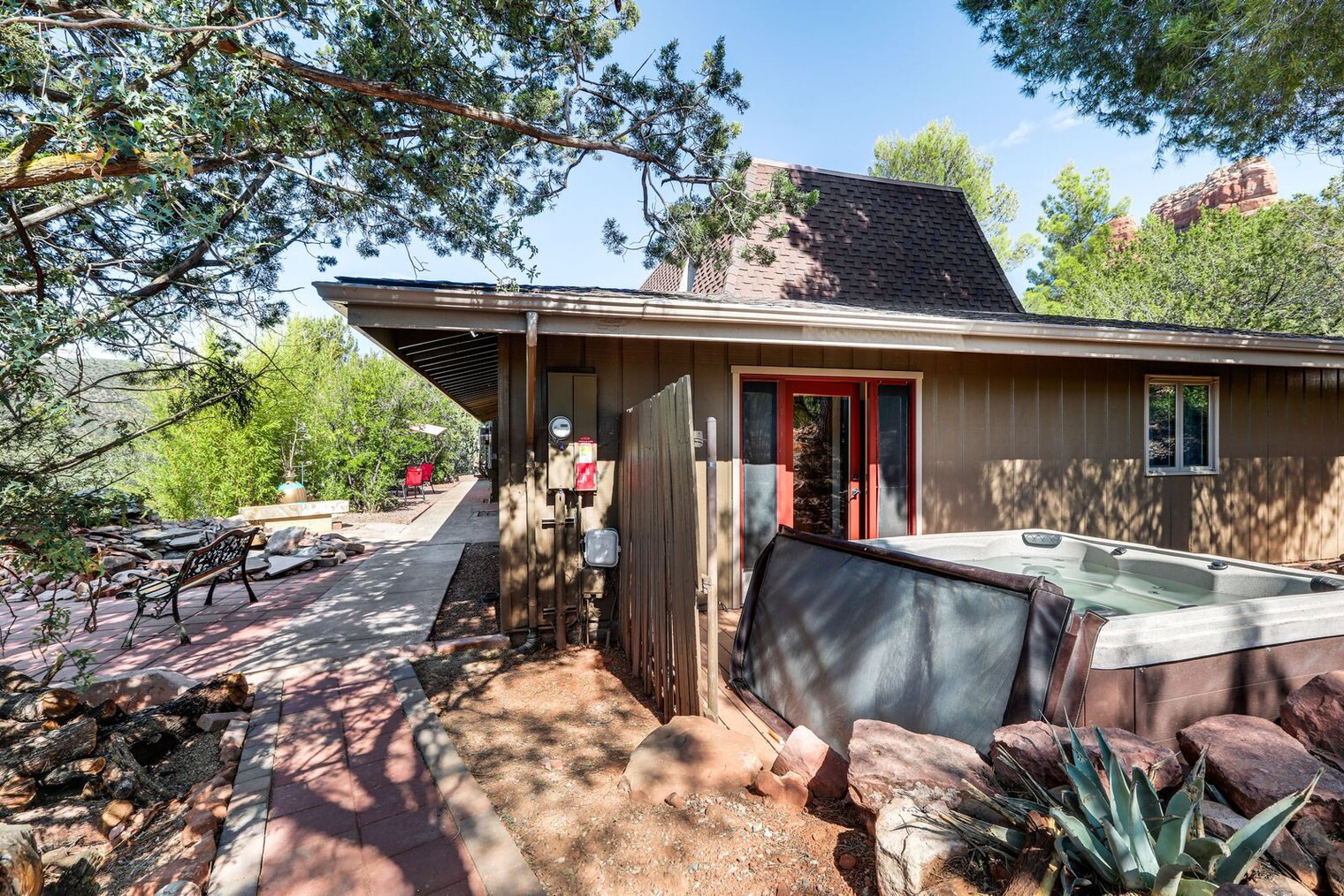 Building Photo - 10 Robbers Roost