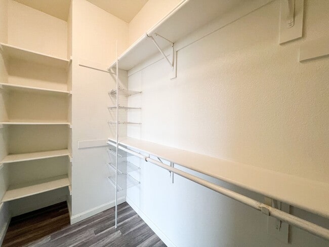 Building Photo - Beautiful 3 Bed, 2 Bath Home