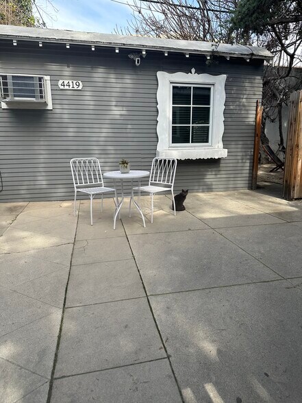 Building Photo - 4419 Avocado St