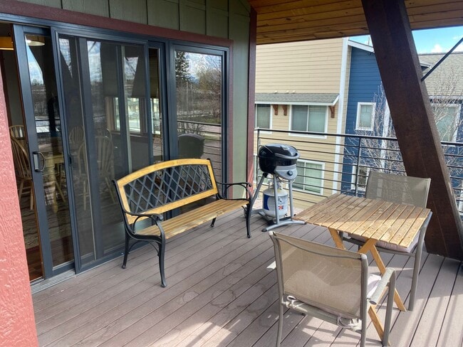 Building Photo - 2 bedroom Whitefish Condo with views and walking distance to City Beach!