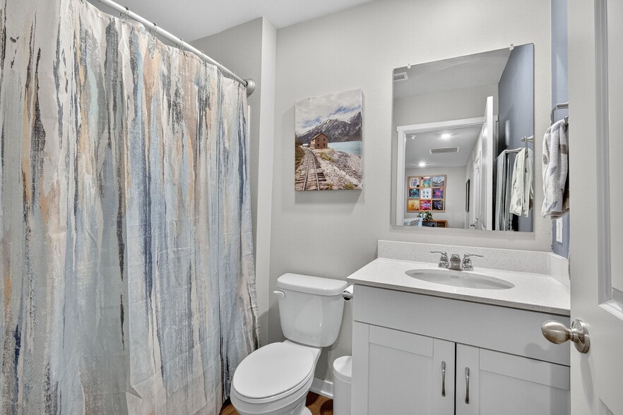 Building Photo - 2541 SE Hawkins Dr