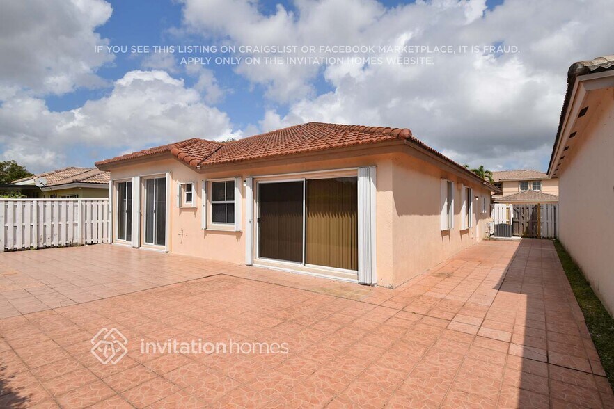 Building Photo - 8210 SW 163rd Pl