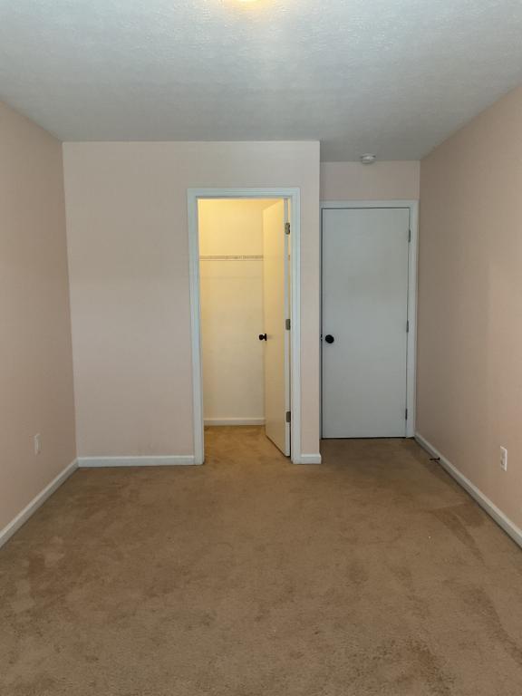 Building Photo - 347 Thistle Ln