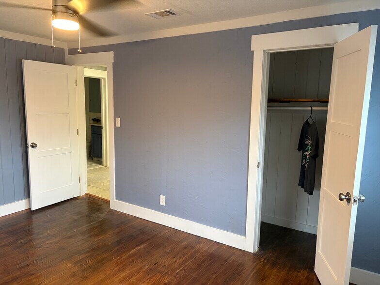 Building Photo - 5329 Cherry St