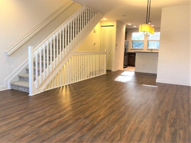 Building Photo - 810 Marina Del Ray Ln