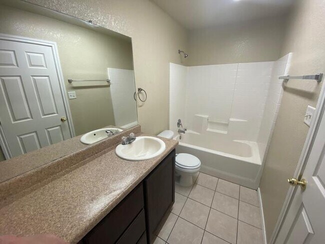 Building Photo - Now Available — Beautiful 3 Bedroom, 2 Bath Home!