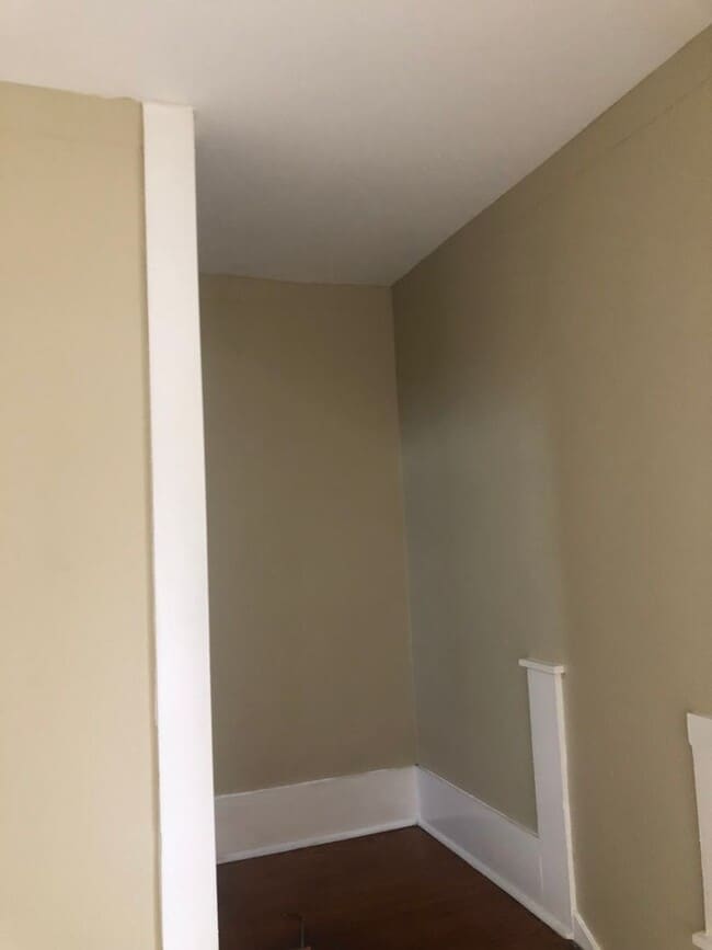 Building Photo - Charming Uptown Duplex in the Heart of Downtown!