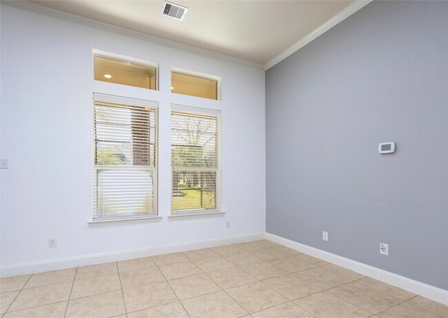 Building Photo - 6743 Honeycrest Lane