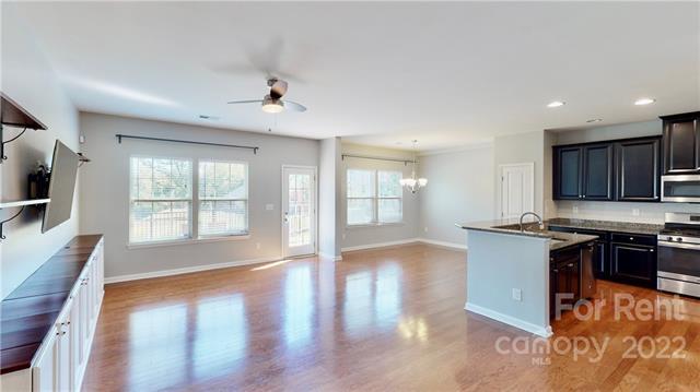 Building Photo - 1757 Evergreen Dr