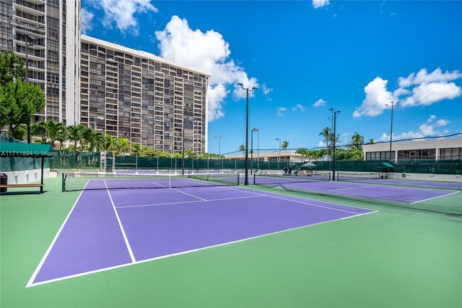 Building Photo - 1925 Brickell Ave