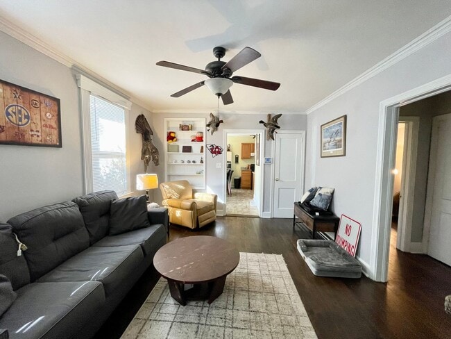 Building Photo - Rosewood