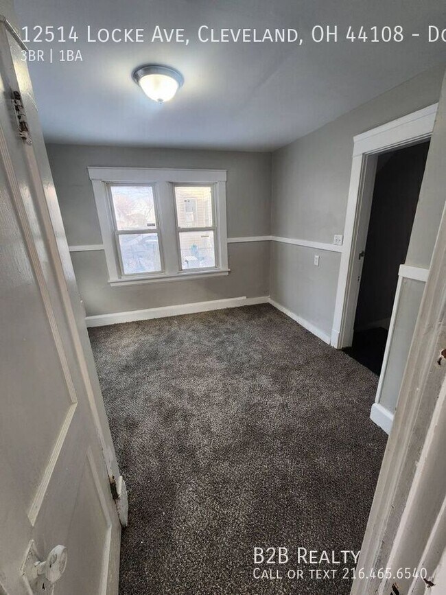 Building Photo - 12514 Locke Ave