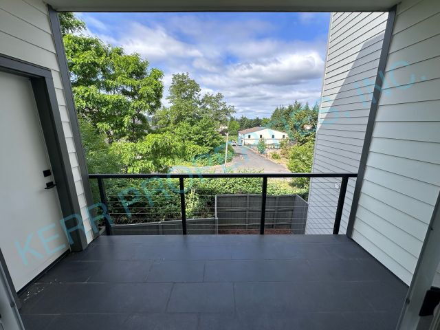 Building Photo - LOCATING OCCUPANTS FOR THE HOMEOWNERS! Charming 3-Bed Home with 3.5 Baths in Vibrant NE Portland ...