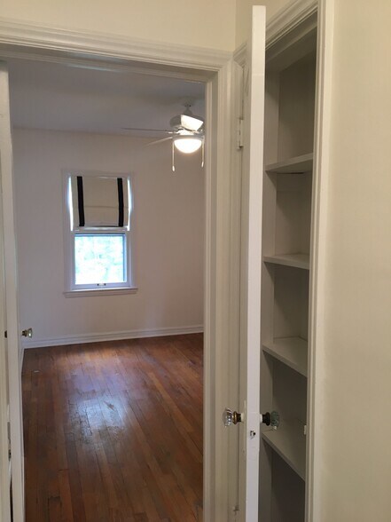 Building Photo - 907 Pleasant Dr