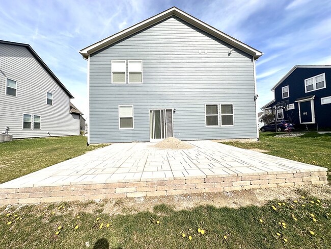 Building Photo - Furnished House in Avon