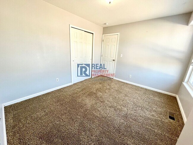 Building Photo - 4353 Witches Hollow Ln