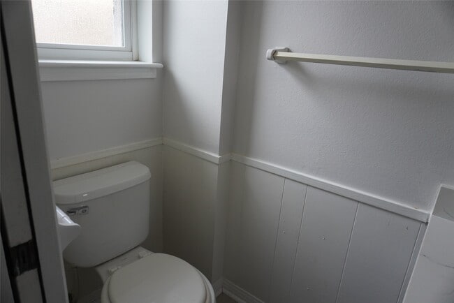 Building Photo - 10703 Wickersham Ln