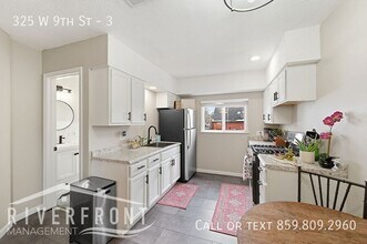 Building Photo - 325 W 9th St