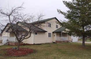 Building Photo - 664 S Burr Oak Ave