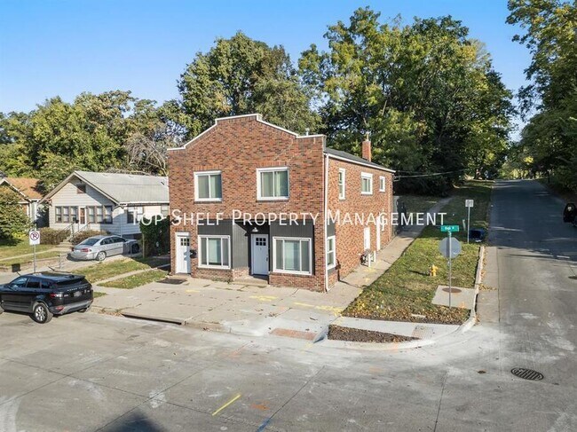 Building Photo - 2401 High St