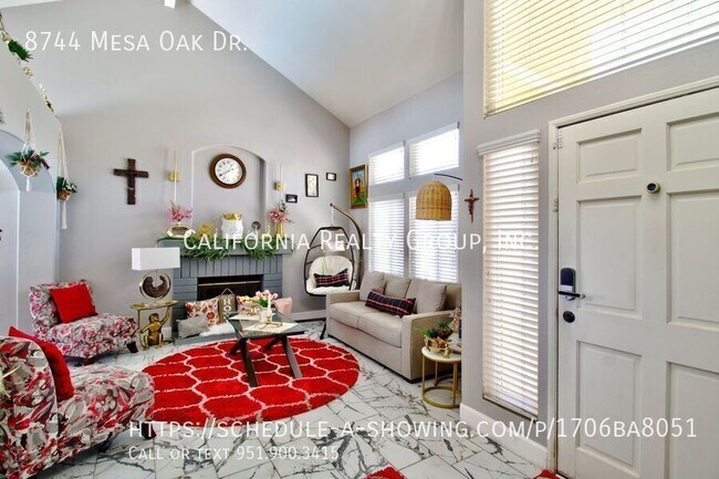 Building Photo - 8744 Mesa Oak Dr