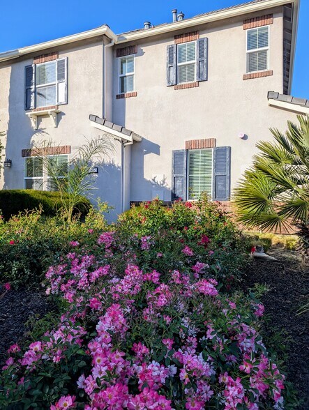 Side - 655 San Marino Ct