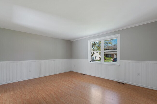 Building Photo - 710 S Washington St